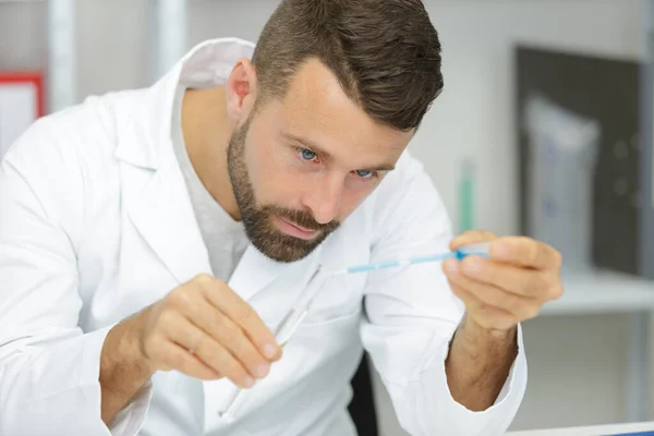 Wetenschapper Maken Van Test Onderzoek Klinisch Laboratorium — Stockfoto