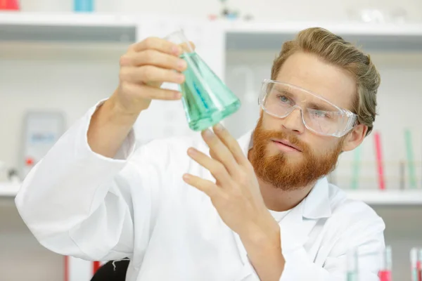 Portrait Chemist Holding Tube Liquid — Stock Photo, Image