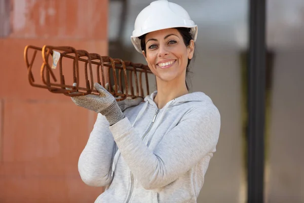 Constructor Femenino Mirando Cámara —  Fotos de Stock