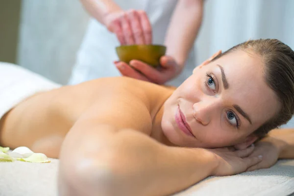 Close Van Handen Doen Rug Massage — Stockfoto