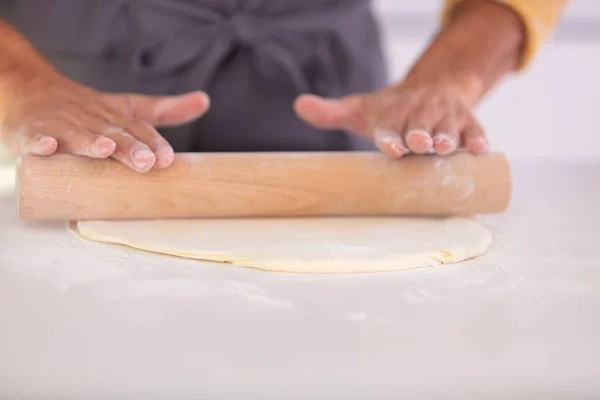 Ellerinizi Kapayın Pastayı Yuvarlayın — Stok fotoğraf