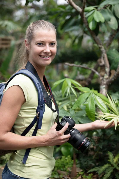 Female Photographer Professional Slr Camera — Stock Photo, Image