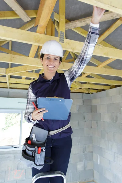 Feliz Construcción Mujer Trabajadora Sitio —  Fotos de Stock