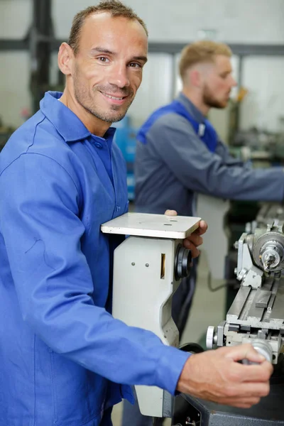 Mechanic Man Cutting Aluminium — Stock Photo, Image