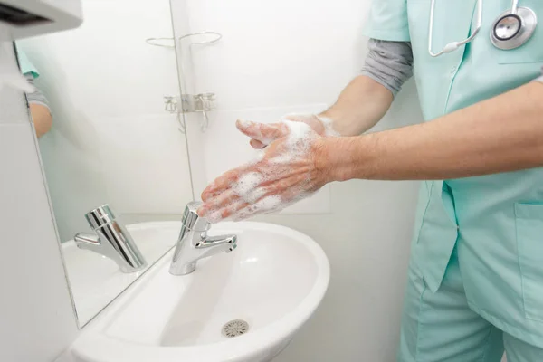 Mytí Rukou Před Použitím Přístroje Doktor — Stock fotografie