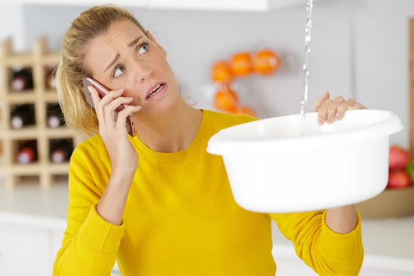 Woman Calling Plumber Fix Water Leaking Ceiling — Stock Photo, Image