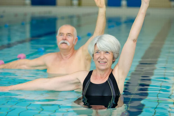 Senior Couple Pool — Stock Photo, Image