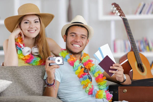 Paar Bereit Für Die Reise Sommer — Stockfoto