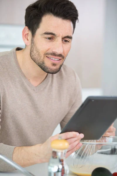 View Young Attractive Man Cooking Kitchen — Stock Photo, Image