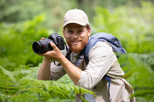 Male Photographer Taking Picture Beautiful Landscape — Stock Photo, Image