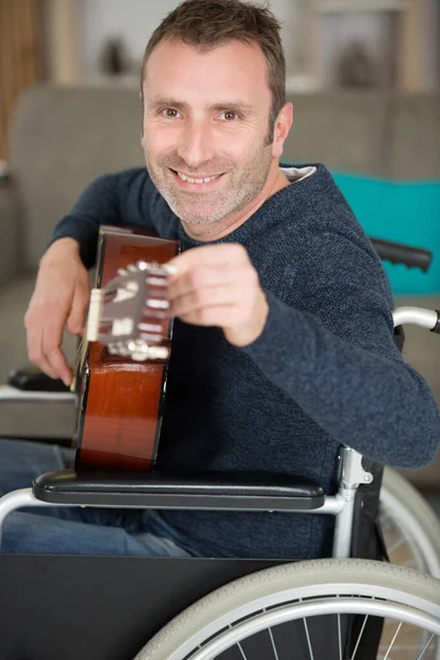 Man Wheelchair Playing Guitar — Stock Photo, Image