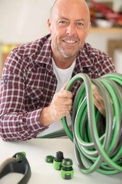 Happy Man Repair Fixing Leaky Faucet — Stock Photo, Image