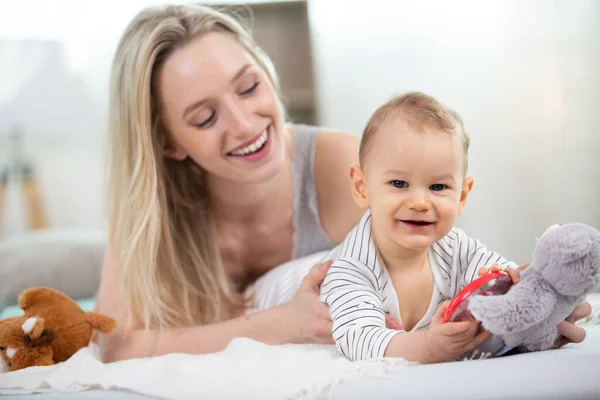 Happy Mother Her Baby — Stock Photo, Image