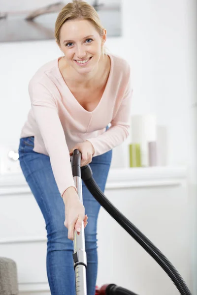 Young Woman Vacuuming Home — Stock Photo, Image