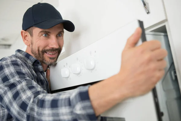 Portrait Man Fitting New Oven — Stock Photo, Image