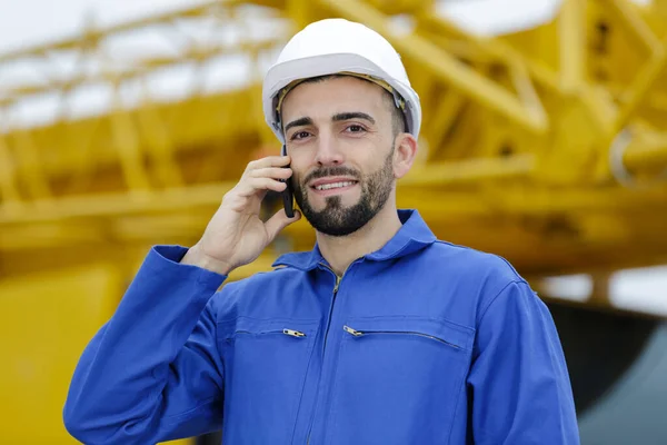 Constructor Reportando Cliente Por Teléfono —  Fotos de Stock