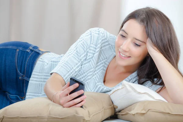 Lady Layed Couch Looking Telephone — Stock Photo, Image