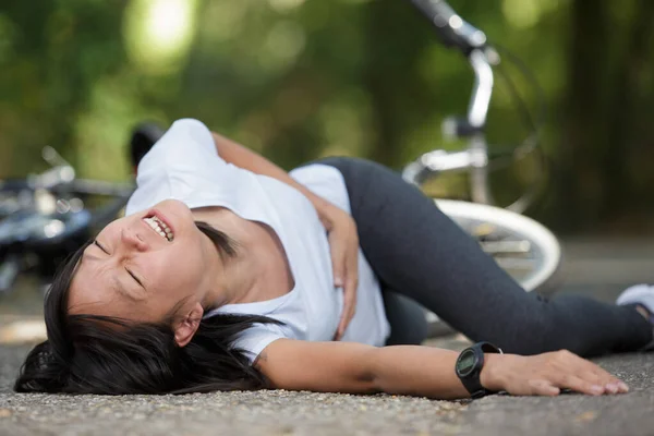 Young Woman Floor Bicycle Accident — Stock Photo, Image