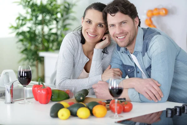 Smiling Girlfriend Boyfriend Drinking Wine Kitchen — Stock Photo, Image