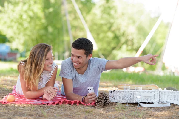 Nice Young Couple Park — Stock Photo, Image