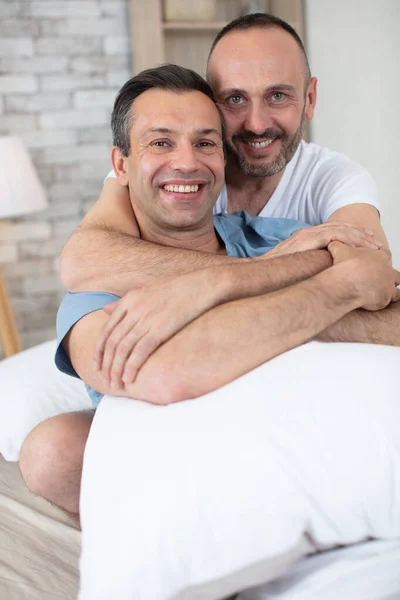 Gay Ζευγάρι Αγαπούν Σπίτι Έννοια — Φωτογραφία Αρχείου