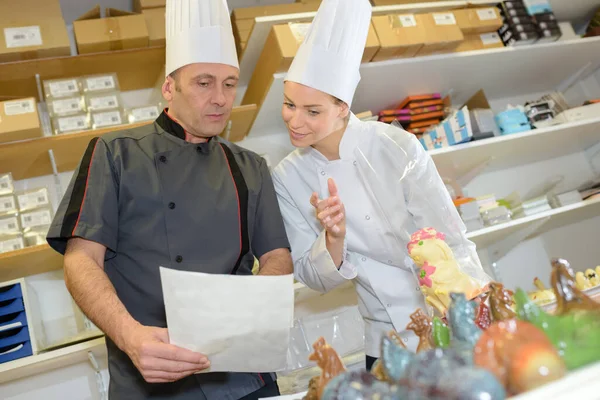 Assistant Chef Discussing Menu Kitchen — Stock Photo, Image