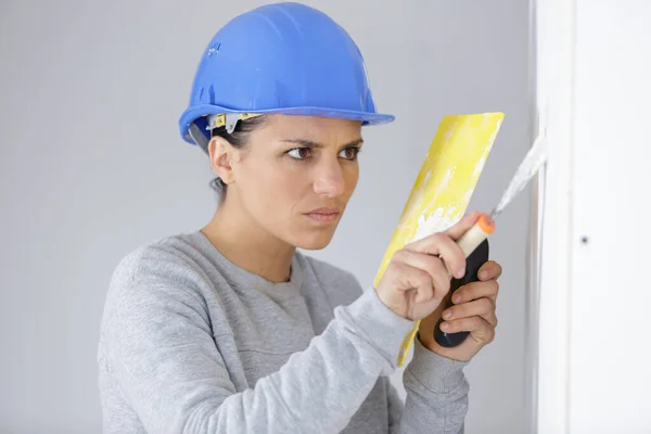 Mujer Constructora Trabajando Con Una Paleta Flotador —  Fotos de Stock