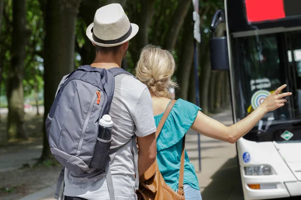 Young Couple Getting Bus — Stock Photo, Image