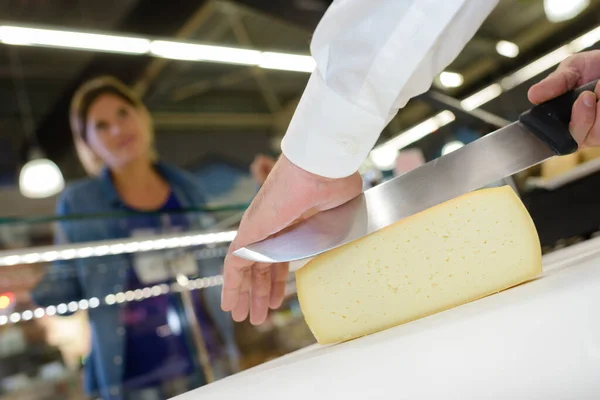 Knife Cutting Cheese Customer — Stock Photo, Image