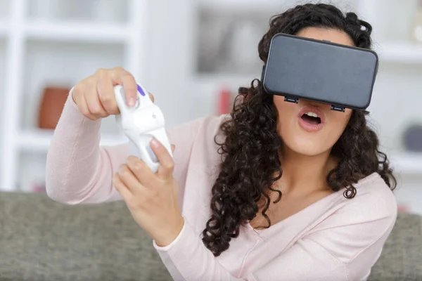 Mulher Feliz Com Fone Ouvido Realidade Virtual Joystick — Fotografia de Stock