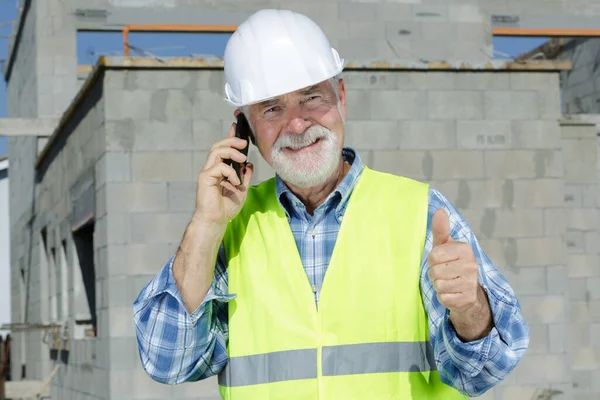 Senior Construction Manager Making Thumbs Gesture — Foto Stock