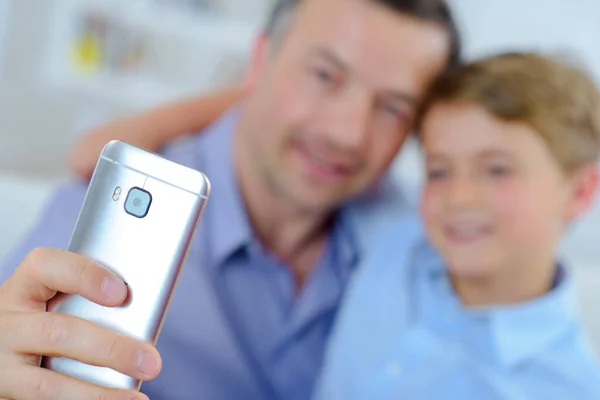 Close Cell Being Used Photograph Father Son — Stock Photo, Image