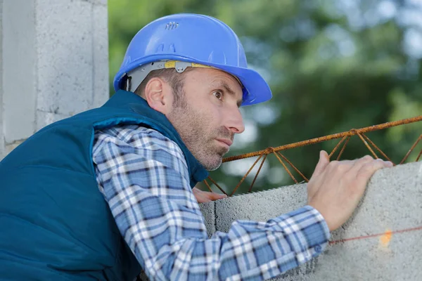 Voorman Bouwer Inspecteren Beton Bouwwerkzaamheden — Stockfoto