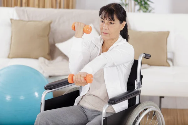 Disabled Woman Dumpbells Exercises — Stock Photo, Image
