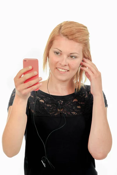 Γυναίκα Ακούει Μουσική Του Τηλεφώνου Της — Φωτογραφία Αρχείου