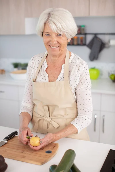 Happy Woman Apron Preparing Food — Stock Photo, Image