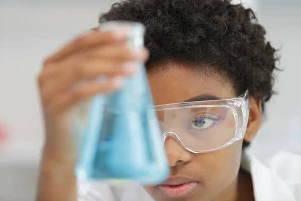 Woman Chemist Looking Mixture — Stock Photo, Image