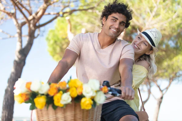 Young Couple Going Ride Sunny Day — Stock Photo, Image
