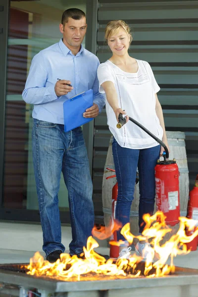 Two Officer Using Fire Extinguisher Fire Fighting Training — Stock Photo, Image