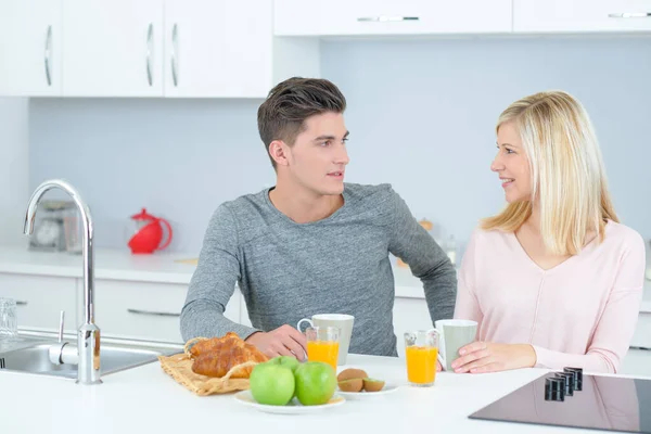 Couple Home Eating Continental Breakfast — Stock Photo, Image