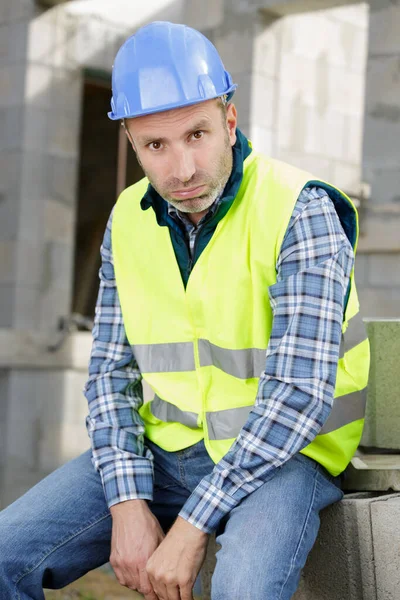 Ein Müder Bauarbeiter Nach Feierabend — Stockfoto