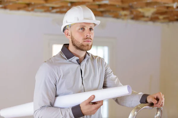 Foreman Builder Övervakar Inomhus — Stockfoto