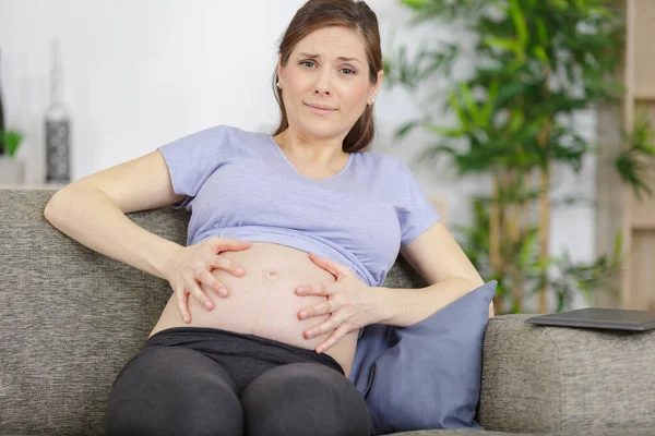 Mujer Embarazada Con Dolor Cabeza Dolor — Foto de Stock