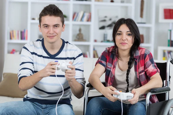 Casal Divertindo Jogando Videogames Casa — Fotografia de Stock