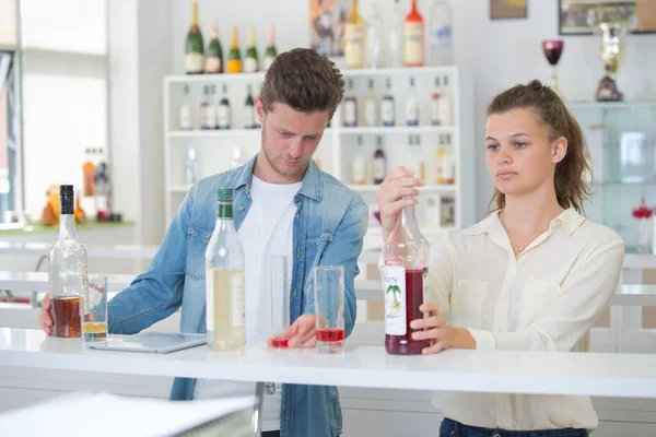 Young People Experimenting Drinks Measures — Stock Photo, Image