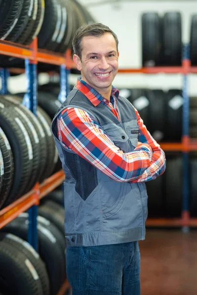 Tire Shop Vendor Posing — Stock Photo, Image