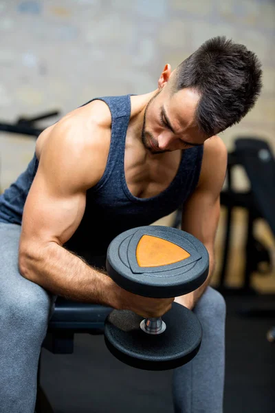 Homem Duing Musculação — Fotografia de Stock