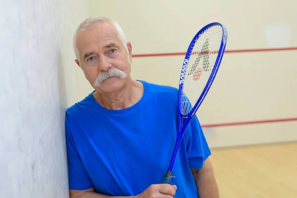 Senior Tennisspeler Met Racket — Stockfoto