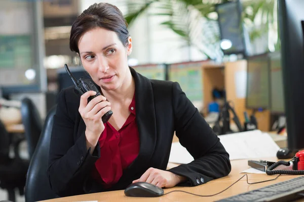 Security Manager Works Walkie Talkie — Stock Photo, Image