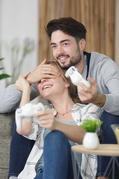 Junges Paar Spielt Videospiele — Stockfoto